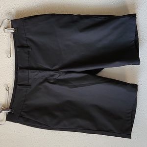 NIKE Women’s Shorts Black Size 4